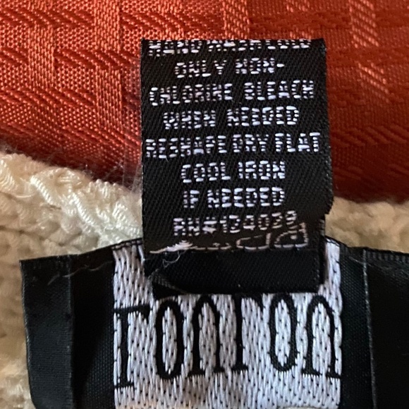 Knit Cream Color Sweater Size Small - Picture 4 of 4